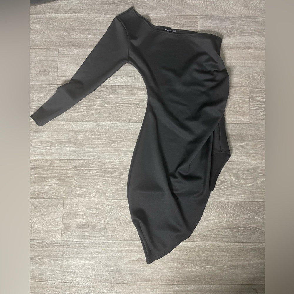 PrettyLittleThing Black Asymmetrical Dress